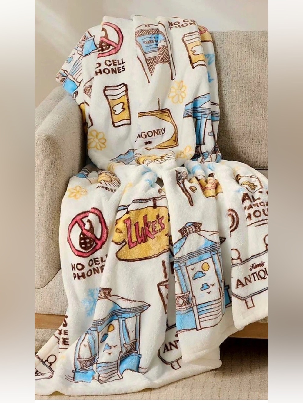 Gilmore Girls Silk Touch Throw iconic Stars Hollow designs 60-in X 70-in. NWT